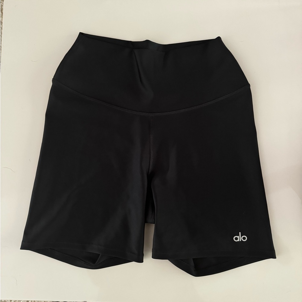 Alo bike shorts